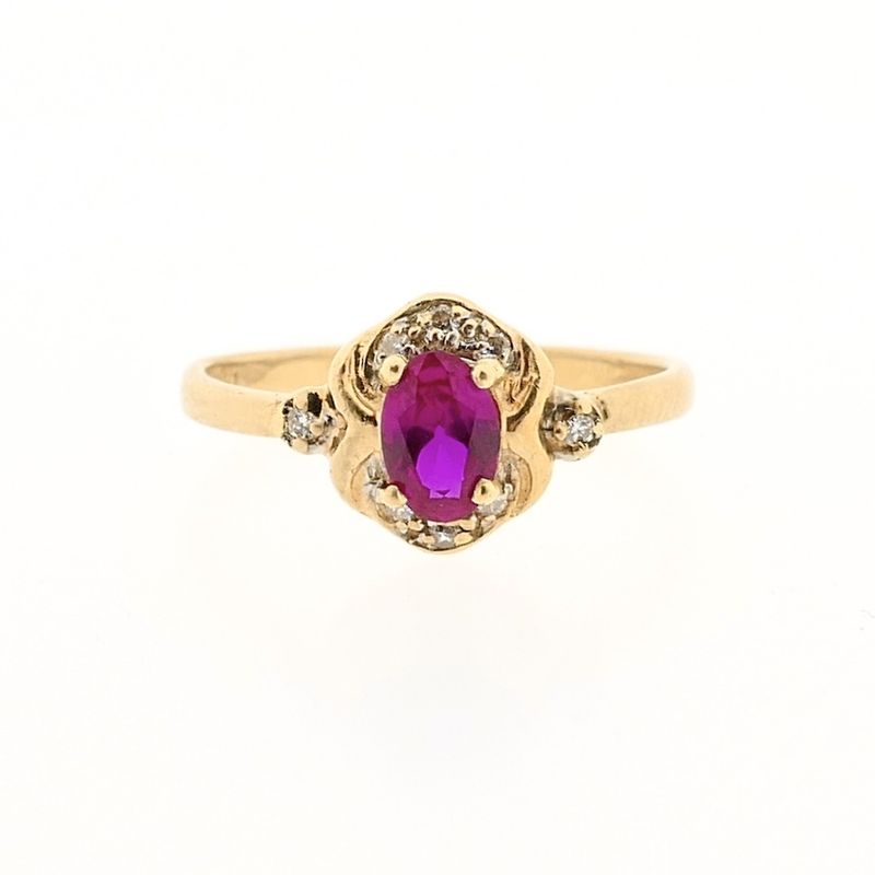 Image 3 of Gold ring with ruby and diamond | 0.04 ct.