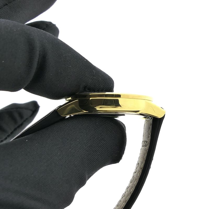 Image 5 of Movado Museum Classic; Gold-plated women's watch with green 'Mother of Pearl' dial; 0607633