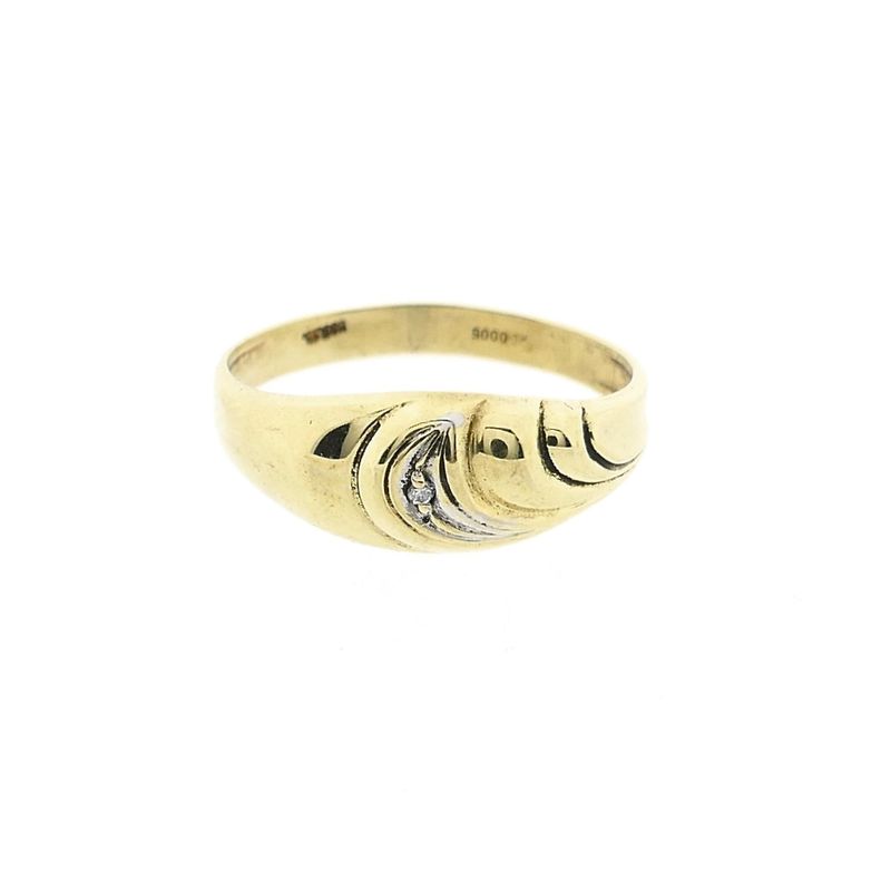 Image 3 of Gold croissant ring with diamond; 0.005 ct.