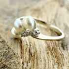 Image 2 of White gold ring with pearl and diamond