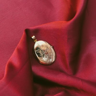 Image 2 of Vintage gold floral locket pendant