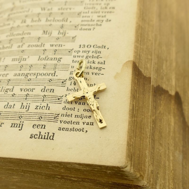 Image 2 of Gold pendant of a cross with corpus