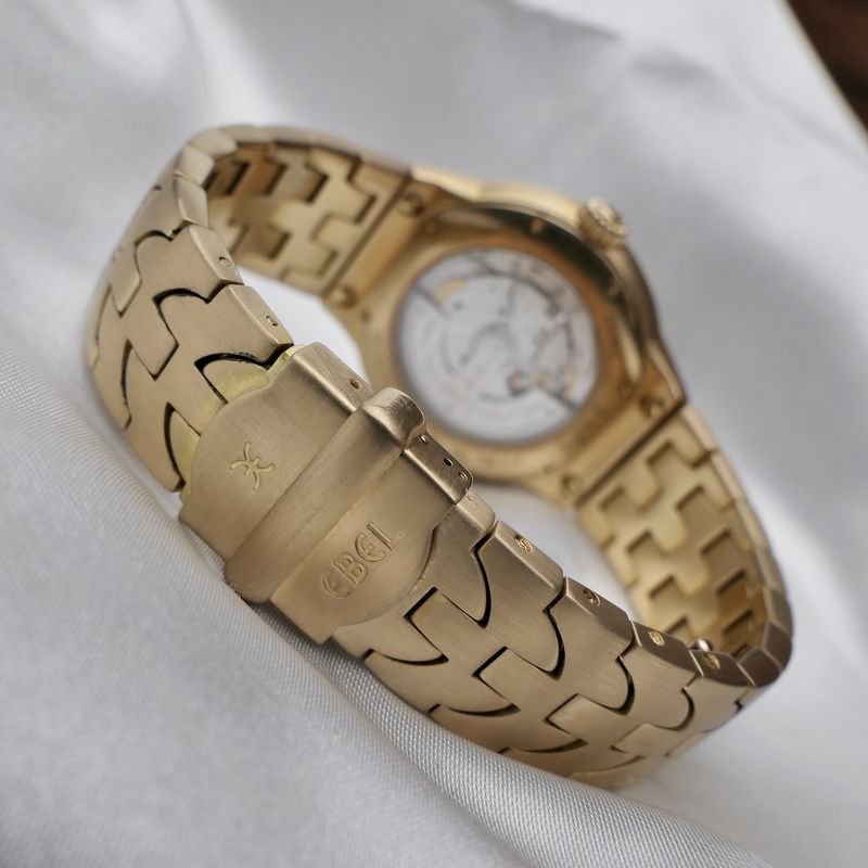 Image 18 of Ebel E-Type Automatic E8330C41; 18k gold men's watch