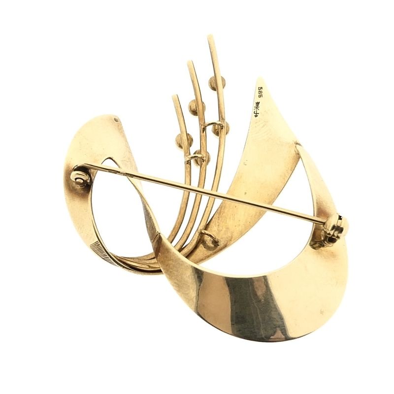 Image 7 of Vintage gold brooch with pearls