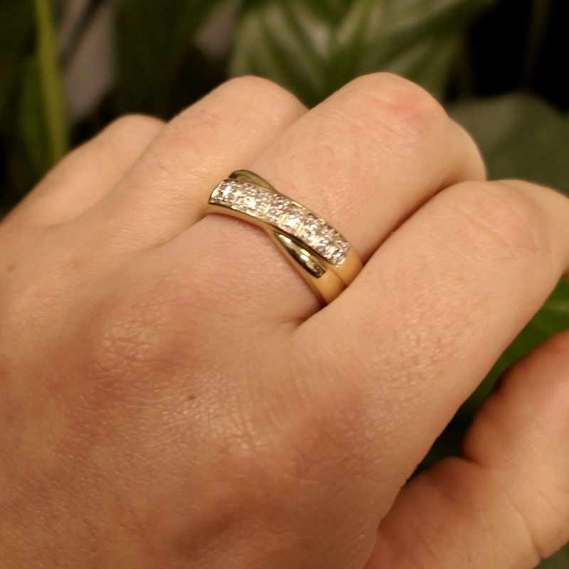 Image 11 of Gold ring with diamond; 0.09 ct.