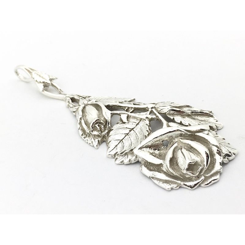 Image 2 of Silver pendant with a floral motif