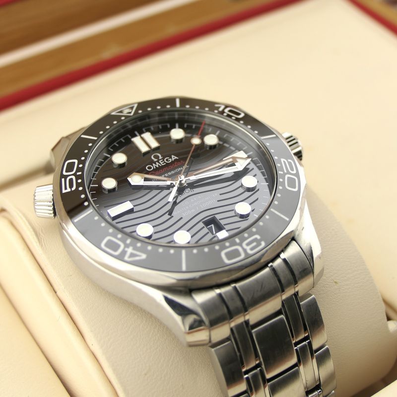 Image 16 of Omega Seamaster 300m Co-Axial Master Chronometer 42mm; Automatic men's diving watch