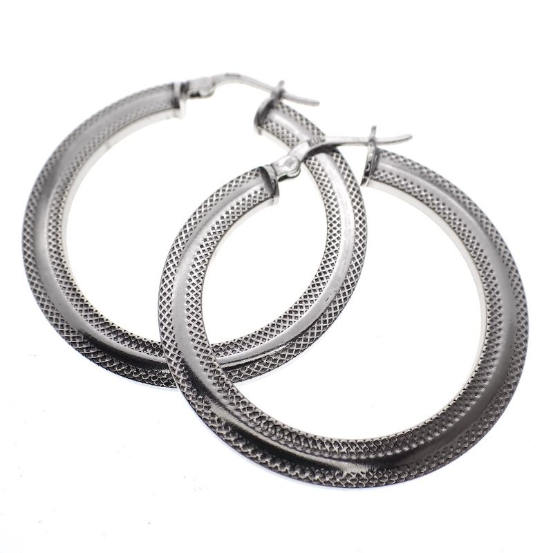 Image 1 of Silver flat hoop earrings with ribbed edge | Ø 33 mm