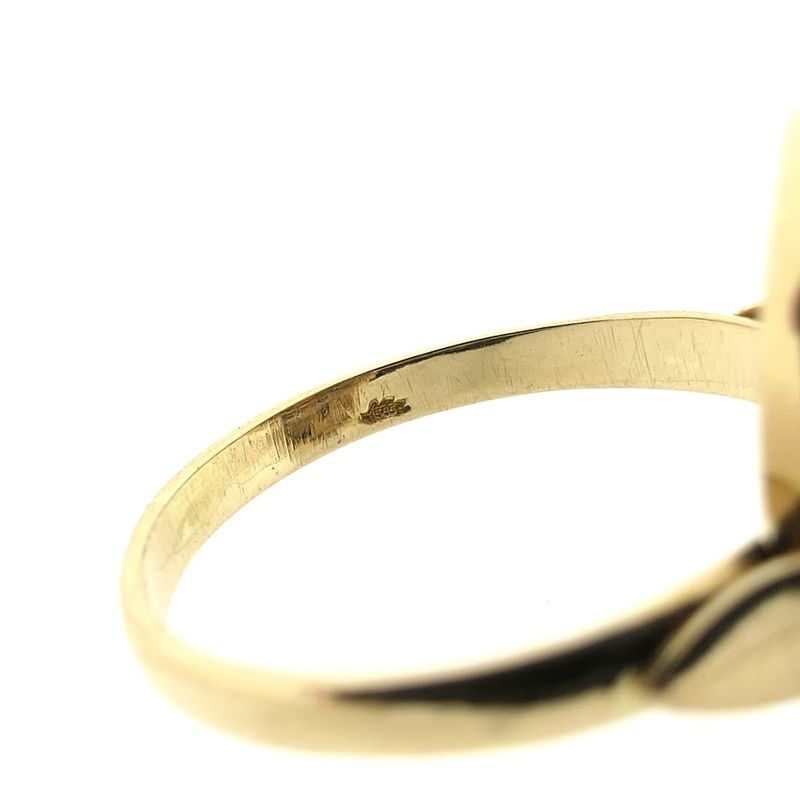 Image 7 of Vintage gold ring with carnelian bandagate