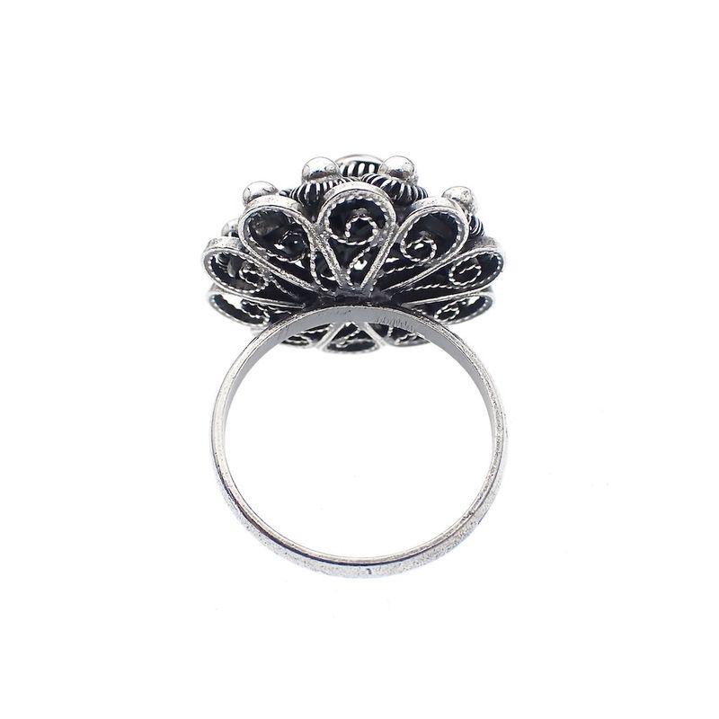 Image 5 of Silver ring with Zeeland button