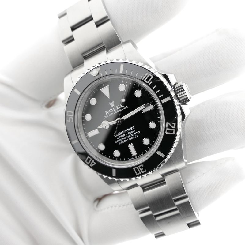 Image 7 of Rolex Submariner 'No-Date' 124060; Automatic men's watch