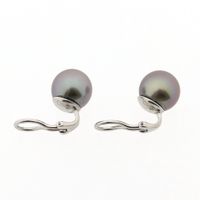 White gold clip-on earrings with Tahitian pearl