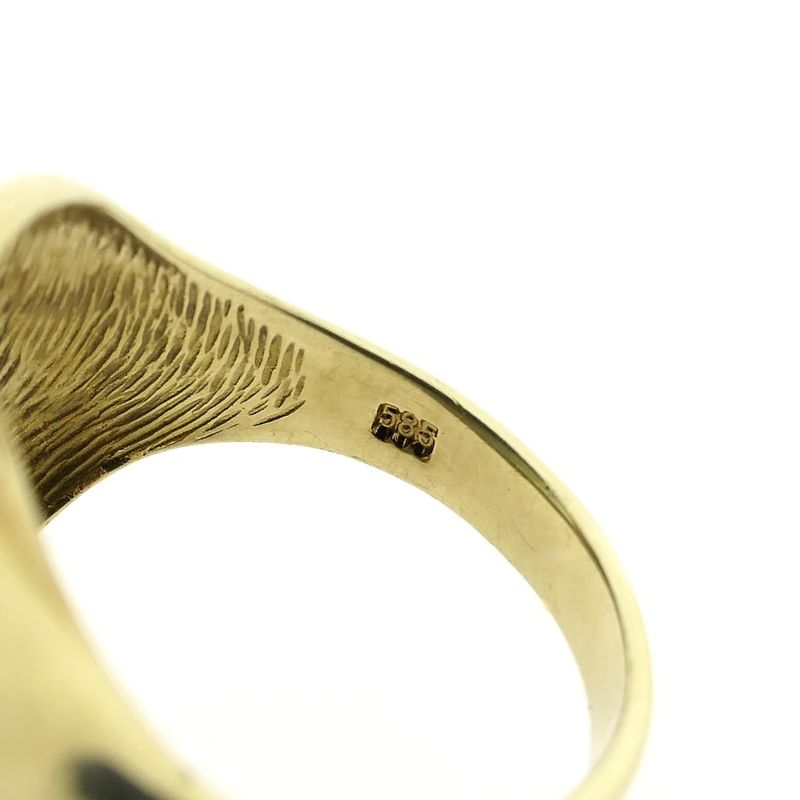 Image 7 of Gold ring with chrysoprase.