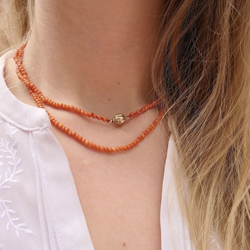 Image 7 of Blood coral necklace/saucer with gold clasp; Antique | 83 cm