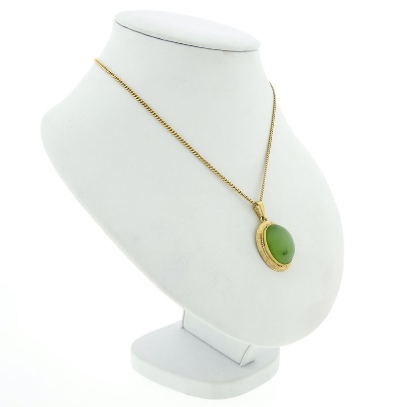 Image 7 of Gold pendant with Jade