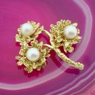 Image 2 of Golden flower brooch with pearls