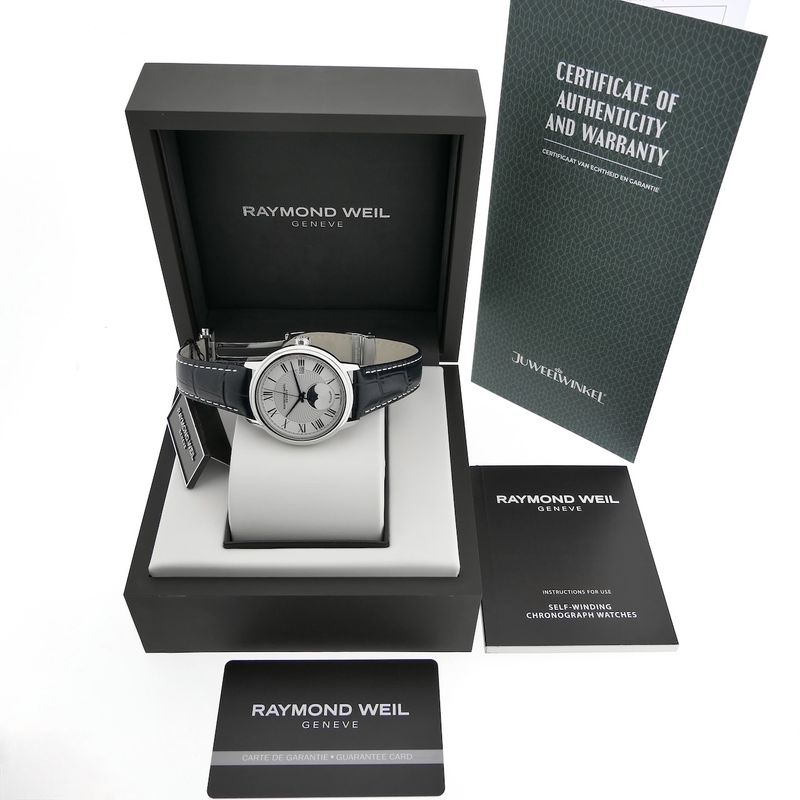 Image 9 of Raymond Weil Maestro 'Moon Phase' 2239-STC-00659; Automatic men's watch with moon phase