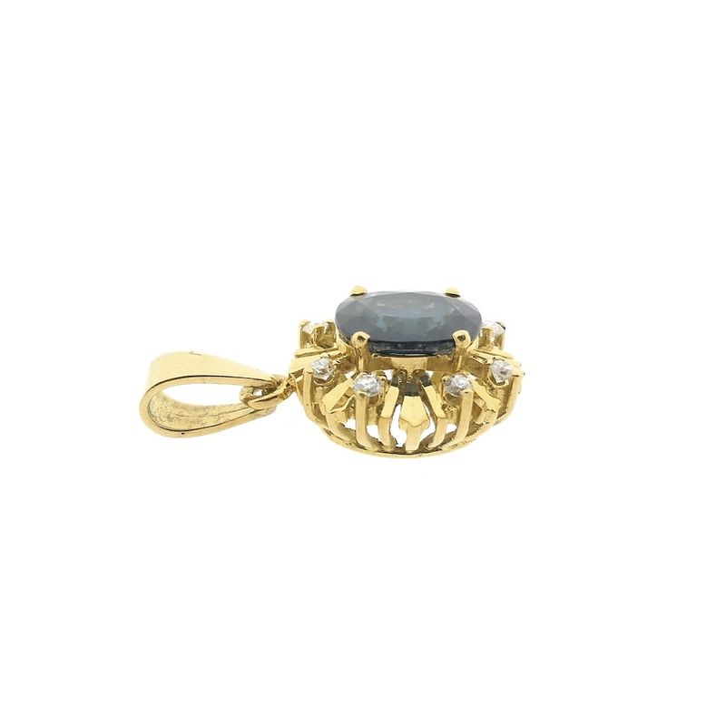 Image 3 of 18-karat gold pendant with sapphire and diamond | 0.12 ct.