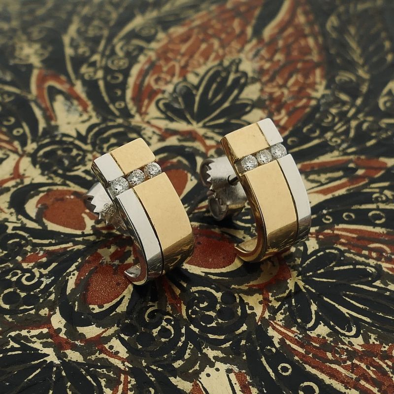 Image 7 of Bicolor gold stud earrings with diamonds