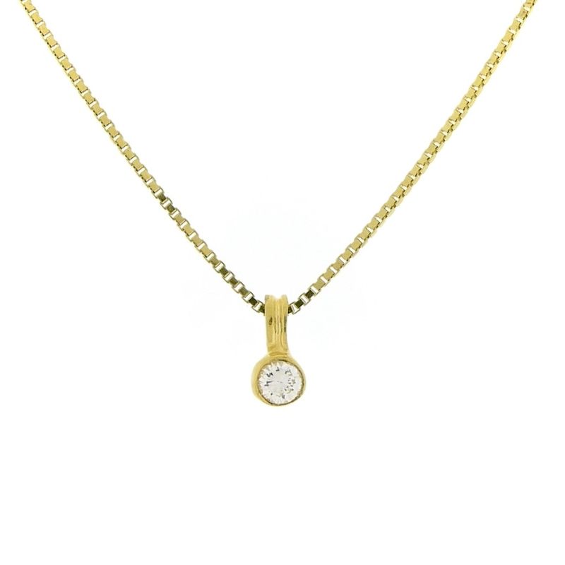 Image 9 of 18 carat gold pendant with zirconia