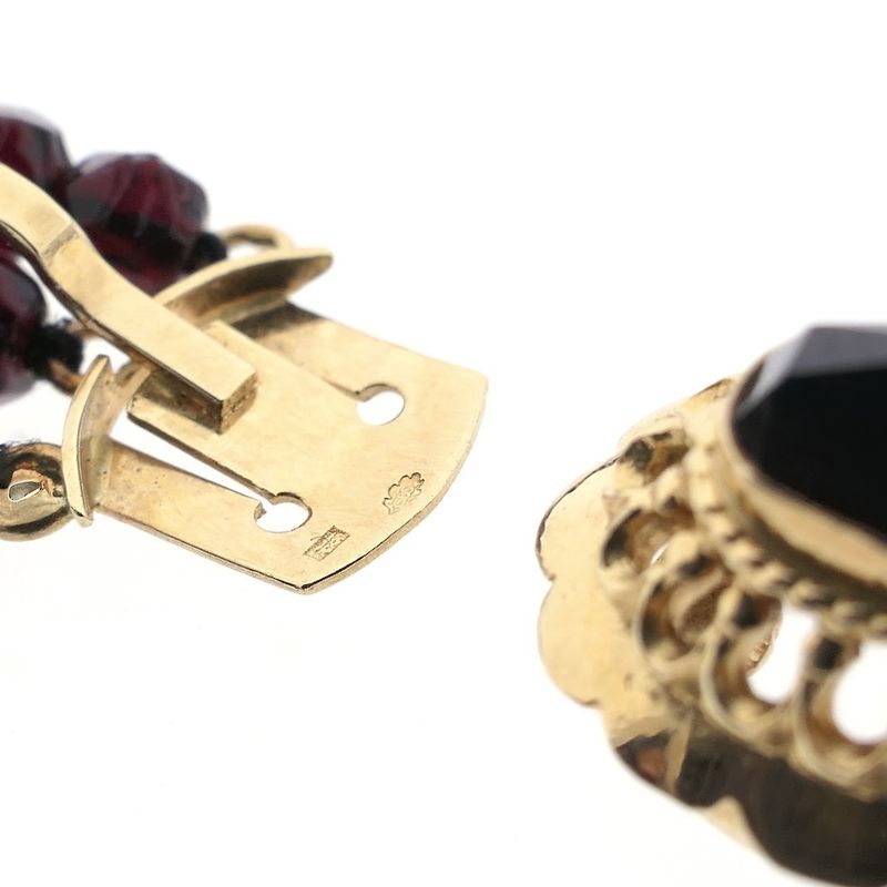 Image 7 of Antique garnet bead necklace with gold decorative clasp | 62 cm