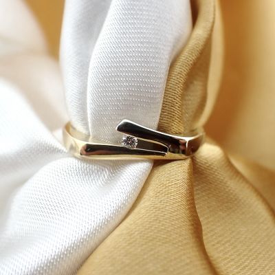 Image 2 of Two-tone gold ring with diamonds | 0.03 ct.