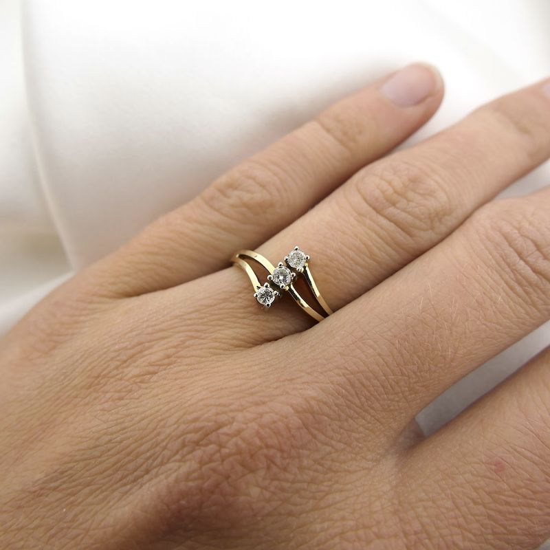 Image 9 of Vintage gold ring with diamonds 0.15 ct.