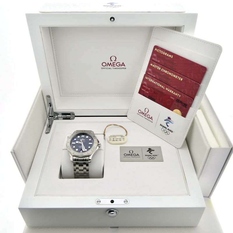 Image 16 of Omega Seamaster Diver 300M 'Beijing 2022' 522.30.42.20.03.001; Automatic diving watch