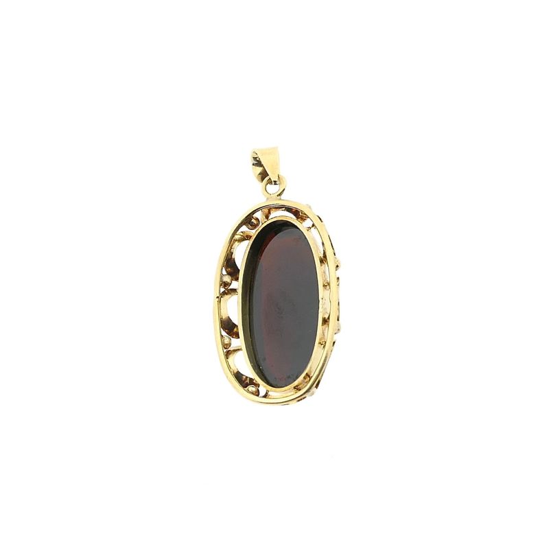 Image 5 of Vintage gold pendant with garnet