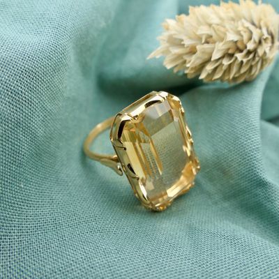 Image 2 of Gold ring set with synthetic yellow gemstone