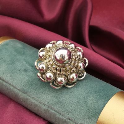 Image 2 of Silver Zeeland button brooch | Ø 29.1 mm