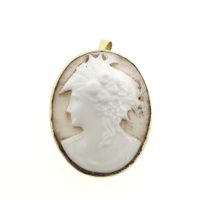 Gold brooch/pendant with cameo