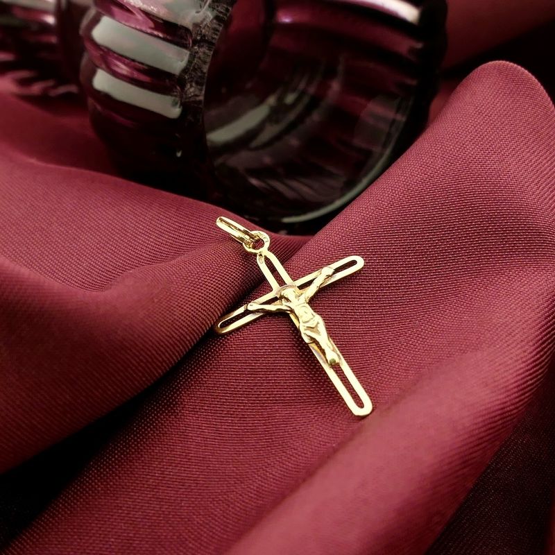 Image 7 of Gold pendant of a cross with corpus