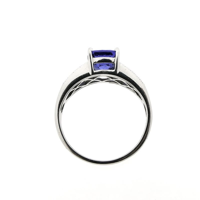 Image 8 of 18-karat white gold ring with iolite and diamond | 0.27 ct.