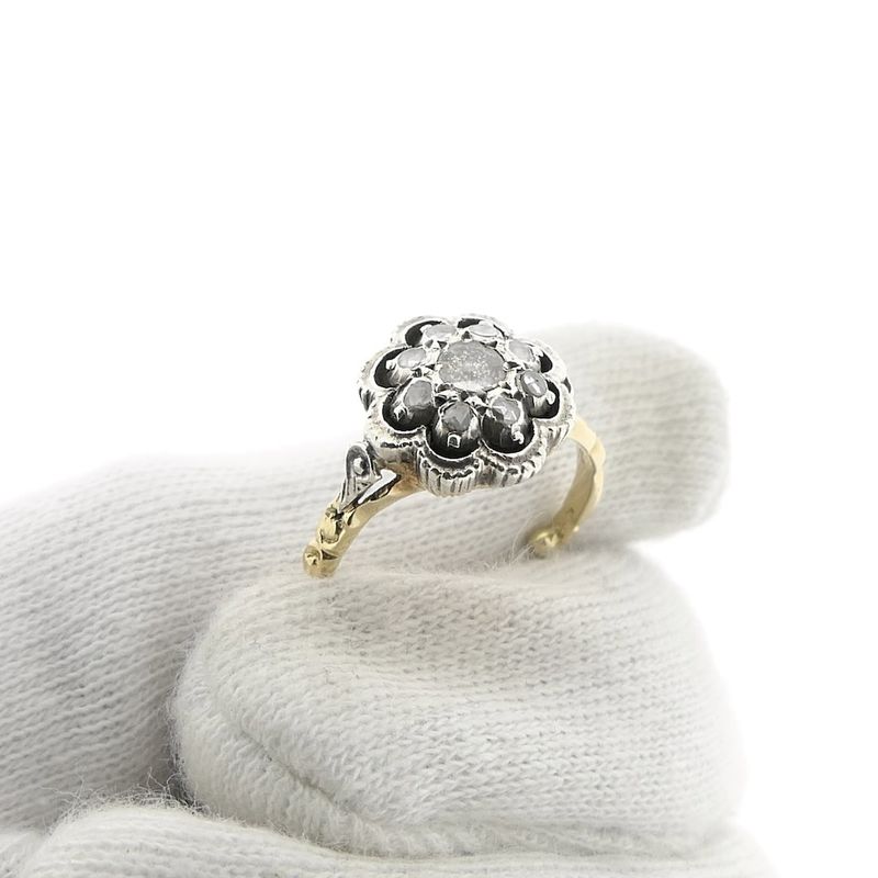 Image 8 of Gold ring with rose-cut diamonds; approx. 0.20 ct. | Antique