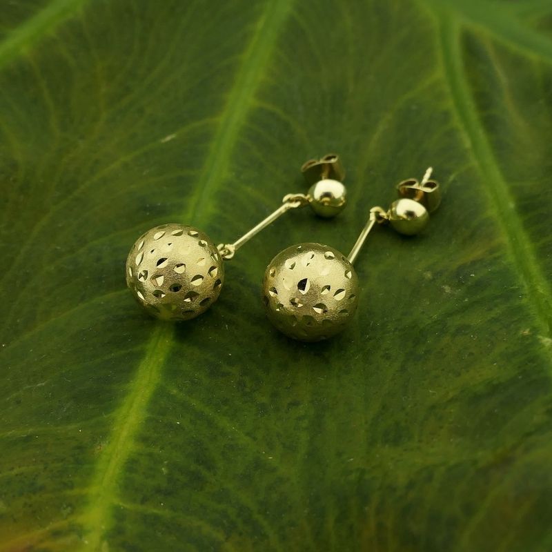 Image 8 of Gold earrings with balls
