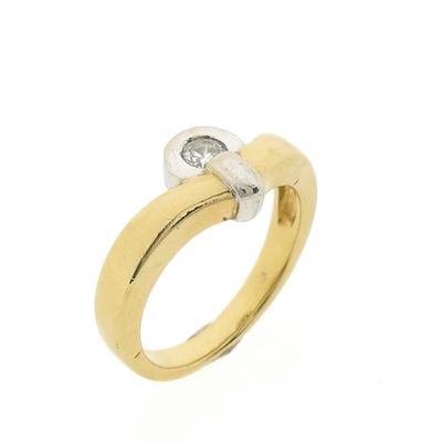 Two-tone gold ring with diamond; 0.15 ct. Image 1 of Two-tone gold ring with diamond; 0.15 ct.