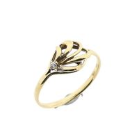 Gold ring with zirconia