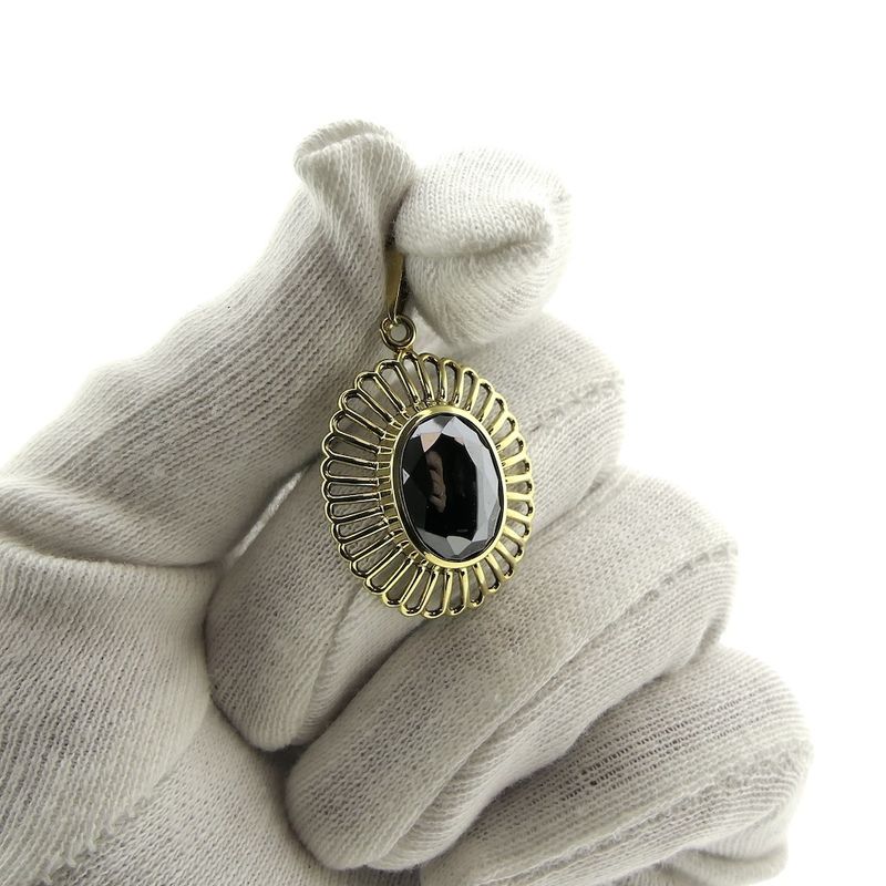 Image 6 of Gold pendant with hematite