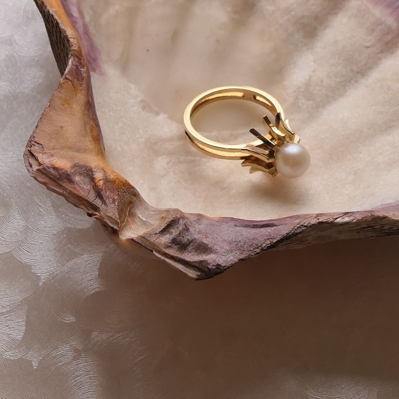 Image 2 of Gold cocktail ring with pearl