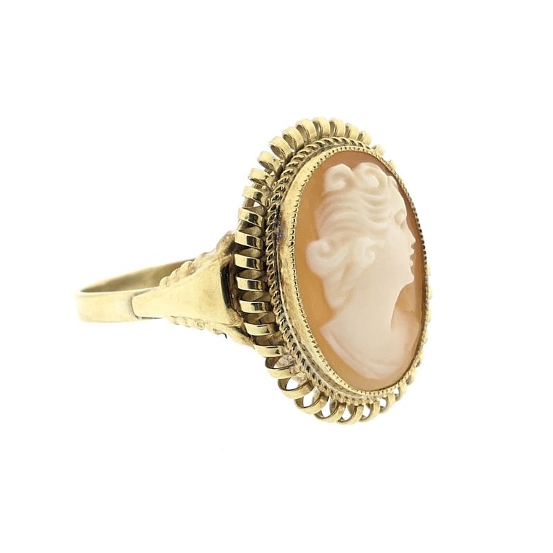 Image 5 of Vintage gold ring with cameo