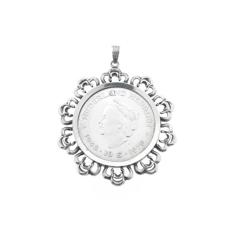 Image 1 of Silver pendant of 10 guilder coin of Juliana 1970.