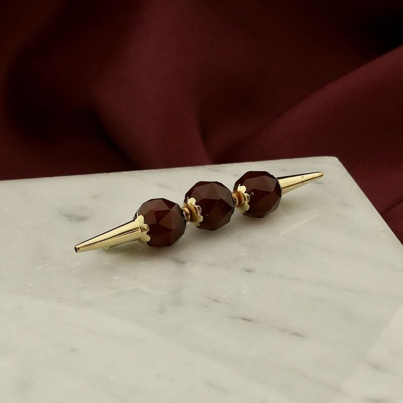 Image 2 of Vintage gold brooch with carnelian