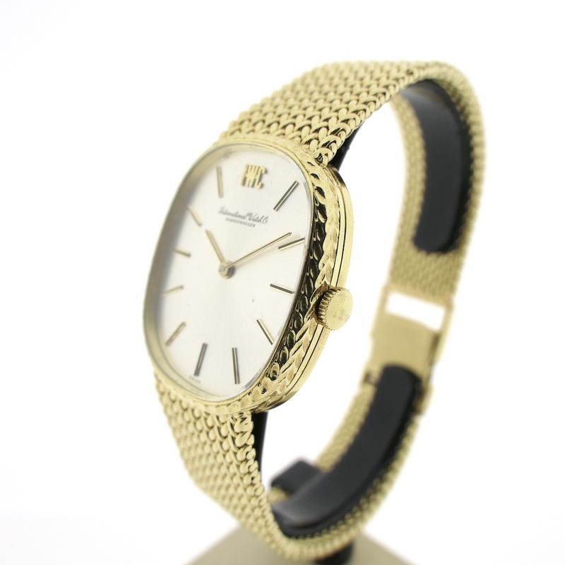 Image 2 of IWC Schaffhausen; Vintage 18-carat yellow gold men's watch