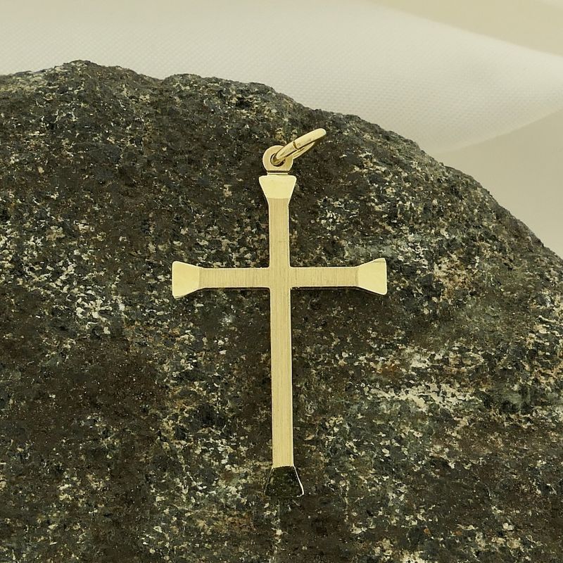 Image 2 of Gold pendant of a cross