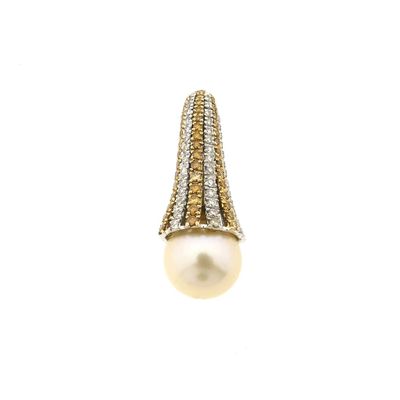 White gold pendant with pearl and diamonds; 1.71 ct. Image 1 of White gold pendant with pearl and diamonds; 1.71 ct.