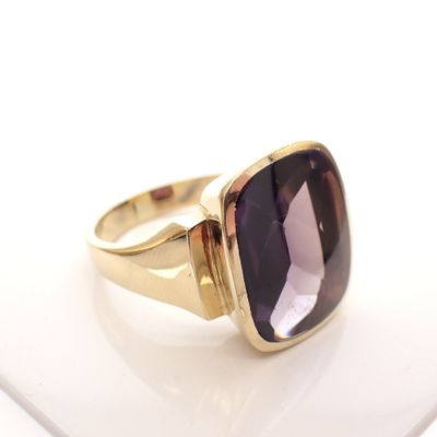 Image 1 of Gold men's ring with synthetic sapphire