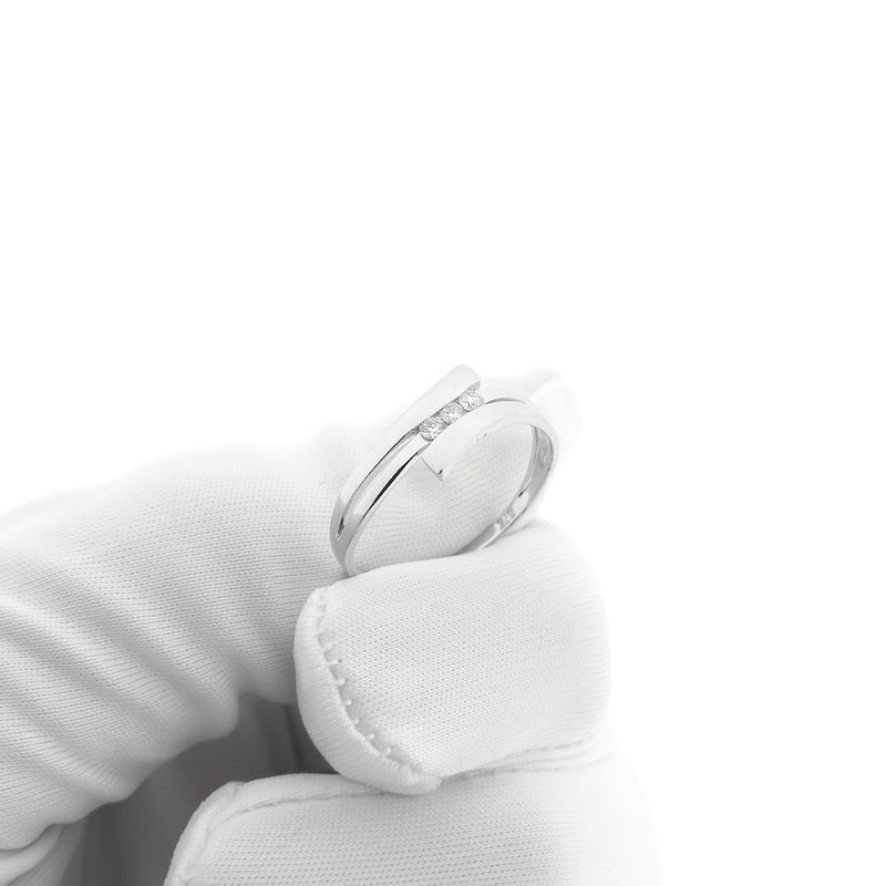 Image 11 of Ring with diamonds; 0.09 ct.