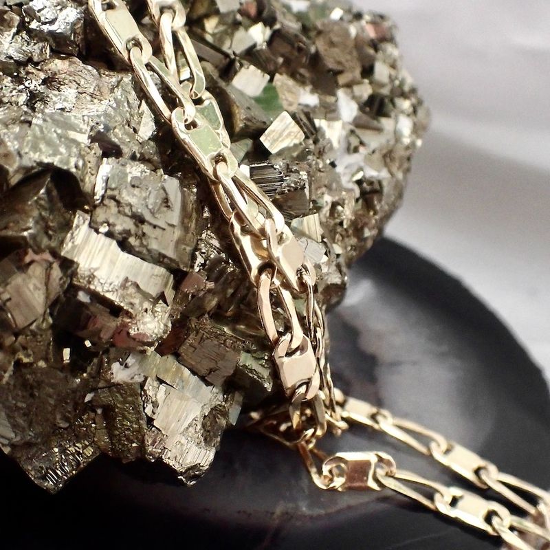 Image 9 of Solid gold fantasy/figaro link chain | 43 cm