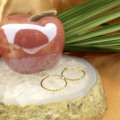 Image 2 of Gold flat earrings with pattern | Ø 17 mm